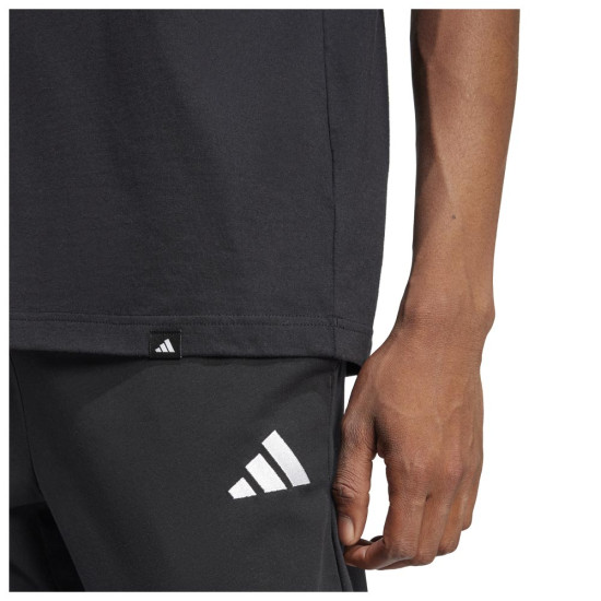 Adidas Ανδρική κοντομάνικη μπλούζα Lounge Slides Graphic Pocket Tee Adidas Ανδρική κοντομάνικη μπλούζα Lounge Slides Graphic Pocket Tee